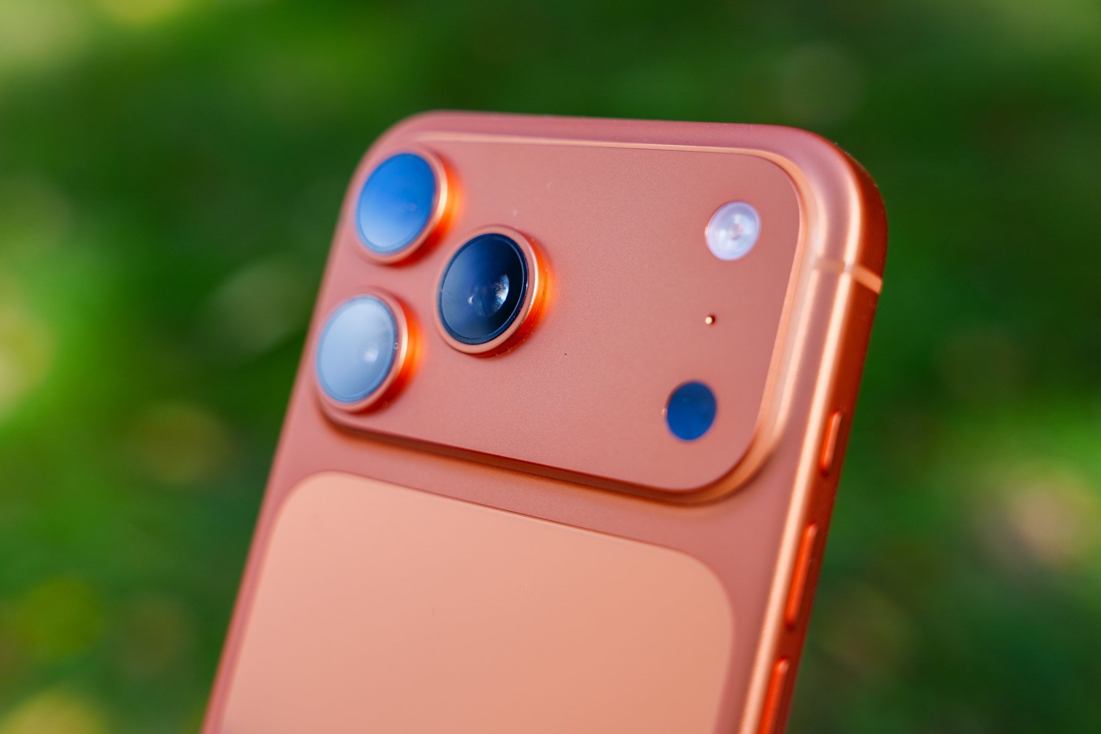 Apple представила обновленную версию iOS 26 для iPhone 17 Pro и 17 Pro Max