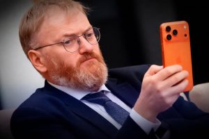 Милонов призывает россиян переходить на китайские смартфоны