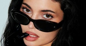 Представлены ультрабюджетные умные очки Meta Glasses с камерой и ИИ, говорящим голосом Кайли Дженнер
