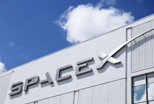 SpaceX представила инновационное устройство с ИИ, превосходящее iPhone