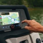 Apple CarPlay: Новый Уровень Технологий на Моторных Лодках Crest и Balise