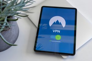 Минцифры усиливает контроль над легальными VPN для предотвращения обхода блокировок