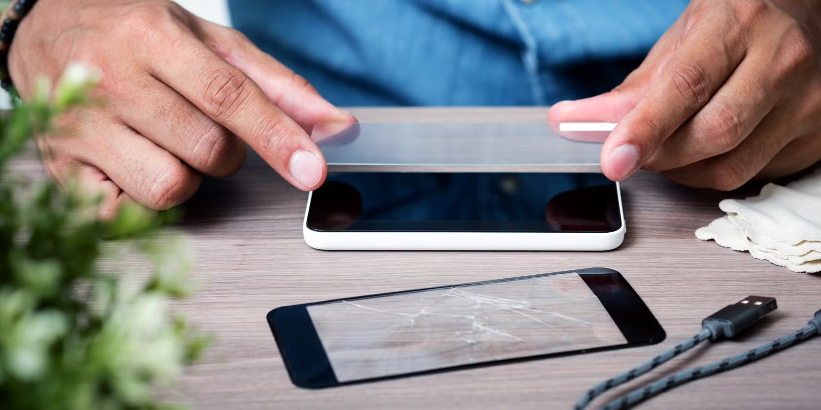 Вице-президент Apple против защитных стекол: что стоит за его мнением?