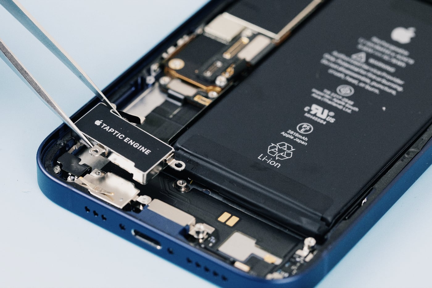 Apple понесет убытки в размере $5,7 млрд из-за нарушения патентов