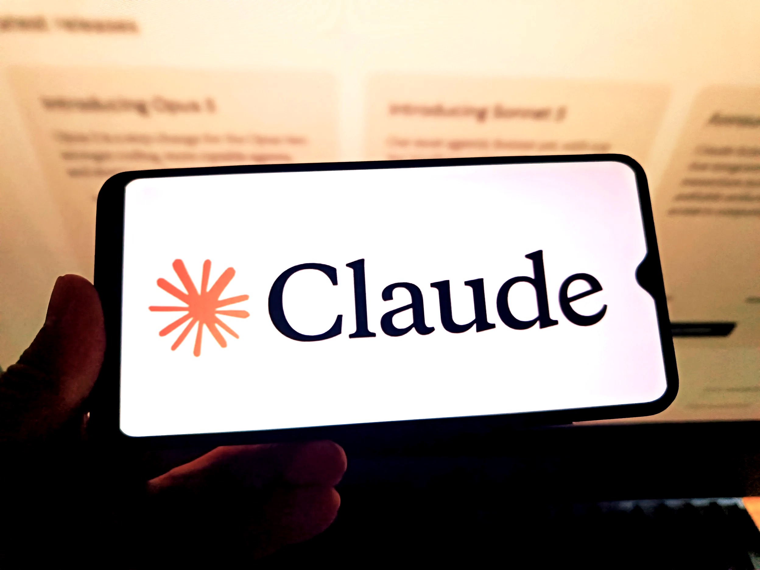 Как зарегистрироваться в Claude из России в 2026 году и избежать блокировок