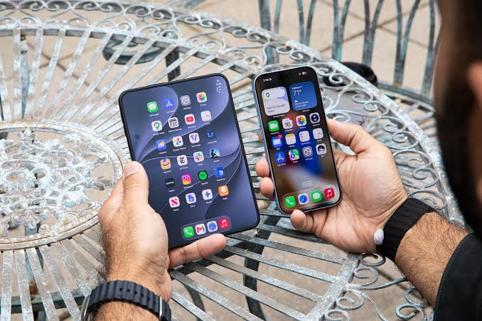 Apple планирует увеличить экран следующего iPhone Duo до размеров iPad mini